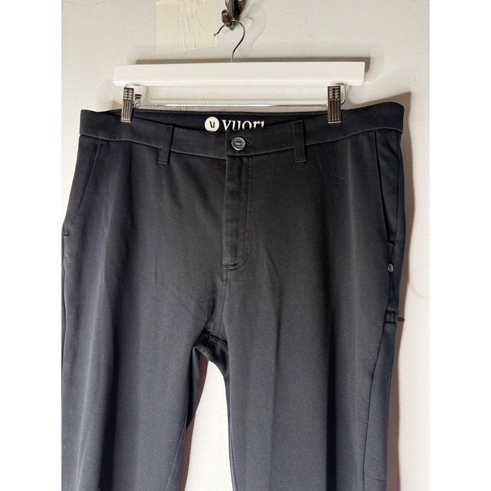 Vuori men's black slim leg pants size 34 - Picture 3 of 5